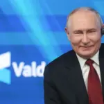 Putin y Trump abordan solución al conflicto en Ucrania tras diálogo