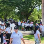 David Ortiz lidera caminata por la salud mental en Jardín Botánico