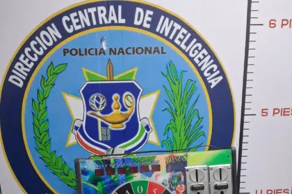 Policía incauta armas y máquinas tragamonedas en operativos en Montecristi