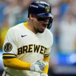 William Contreras guía a Cerveceros al 2-0 sobre Dodgers en playoffs