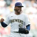 Freddy Peralta busca igualar la serie de los Rays ante los Guardianes
