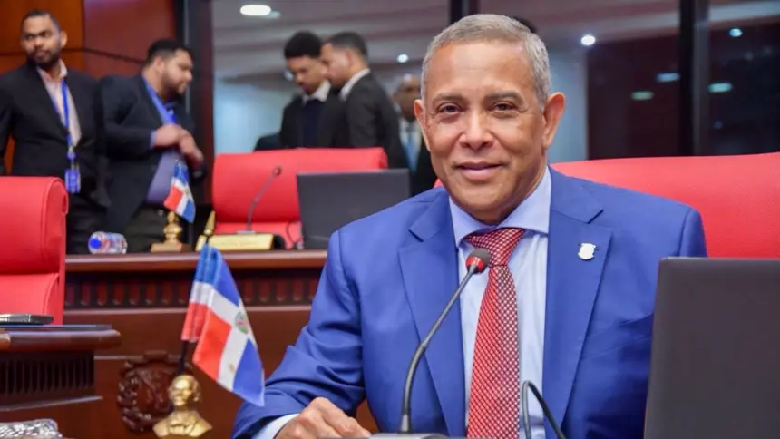 Senado aprueba nombrar pista de atletismo en honor a Nazario Ramos