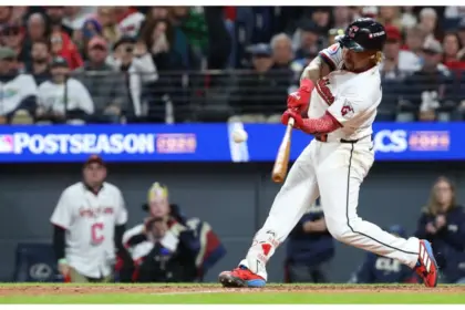 José Ramírez hace historia con Cleveland pero Rays dominan la serie