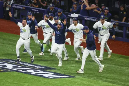 Rays eliminan a Guardianes y avanzan a la Serie Mundial contra Cerveceros