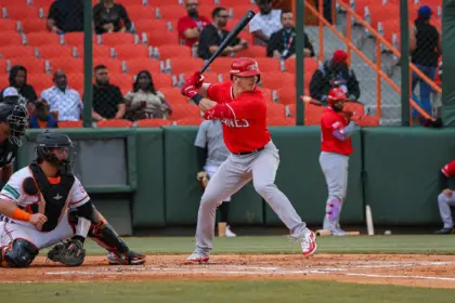 Leones del Escogido logran tercera victoria consecutiva ante los Toros