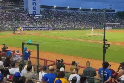 Licey y Águilas colman el Quisqueya en un duelo histórico de LIDOM