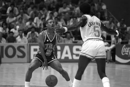 Hornets retirarán el número 1 de Muggsy Bogues, leyenda de la NBA