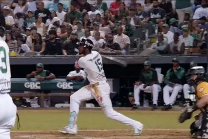 Raimel Tapia y Reid VanScoter son los MVP de la semana en LIDOM