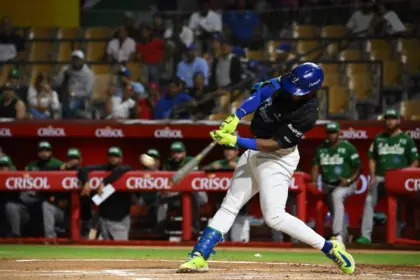 Mel Rojas Jr. lidera victoria de Tigres del Licey sobre Estrellas en LIDOM