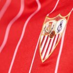 Seville, in Chaos: Ultra Radicals Unleash Fury and Force the Team to Take Refuge in the Sports City