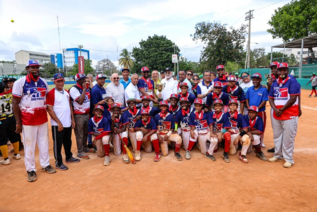 Santo Domingo is crowned TWO-TIME CHAMPION in the Robinson Canó Cup! Yeison Asencio UNLEASHES the madness with a home run that defines the championship