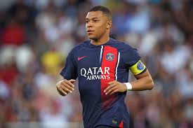 PSG Seeks to Annul Embargo on Mbappé and Claims a Millionaire Sum