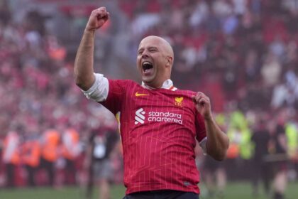 ¿Slot better than Klopp? Liverpool conquers the Premier and the debate about coaches