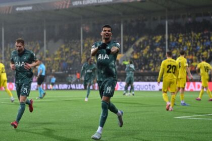 Tottenham plans Europa League parade; Man Utd not, according to sources
