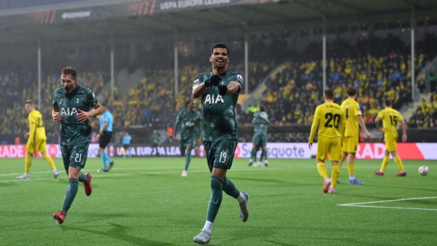 Tottenham plans Europa League parade; Man Utd not, according to sources
