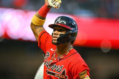 Acuña Jr. returns with a home run in his first rehab game