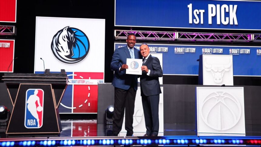 NBA: Trade explosion, Tatum out and Flagg to the West.