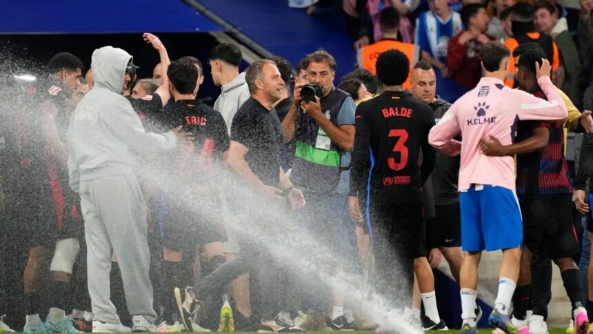 Flick, a knight: Avoids incidents and celebrates Barça's title