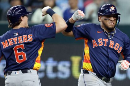 Astros ruin Leiter's no-hitter, beat Rangers with Paredes HR