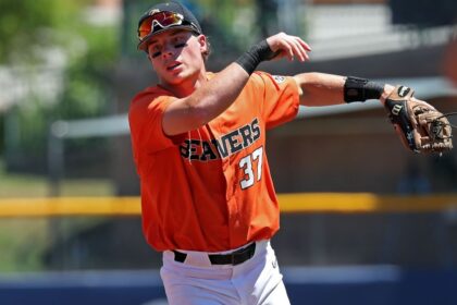 Bazzana, Guardians' star prospect, out with oblique injury