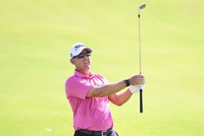 Percy leads Senior PGA with 67 strokes; Els and Horne are close behind