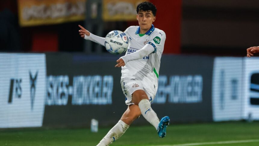 Ledezma, USMNT player, signs for Chivas after leaving PSV