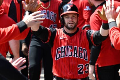 White Sox activate Benintendi and Tauchman from the injured list