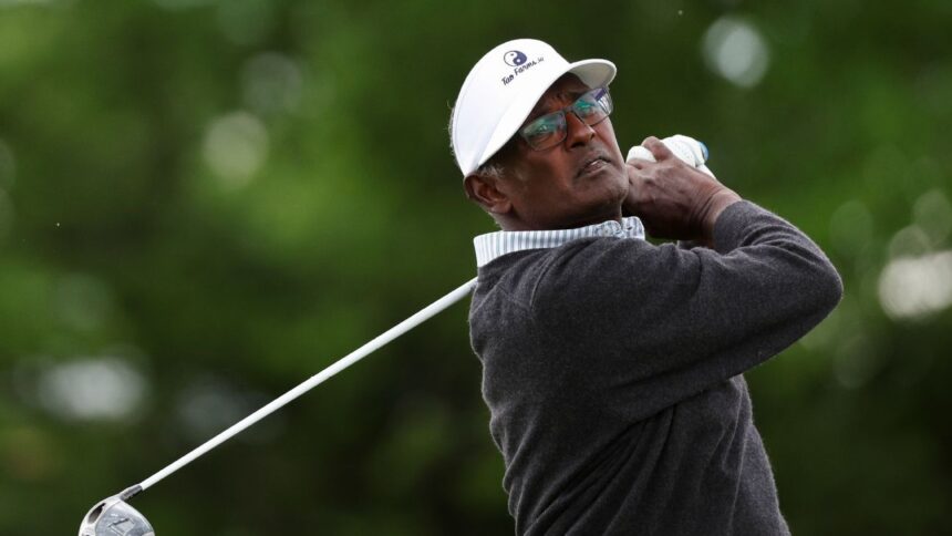 Singh Rallies and Leads the Senior PGA Championship After Difficulties