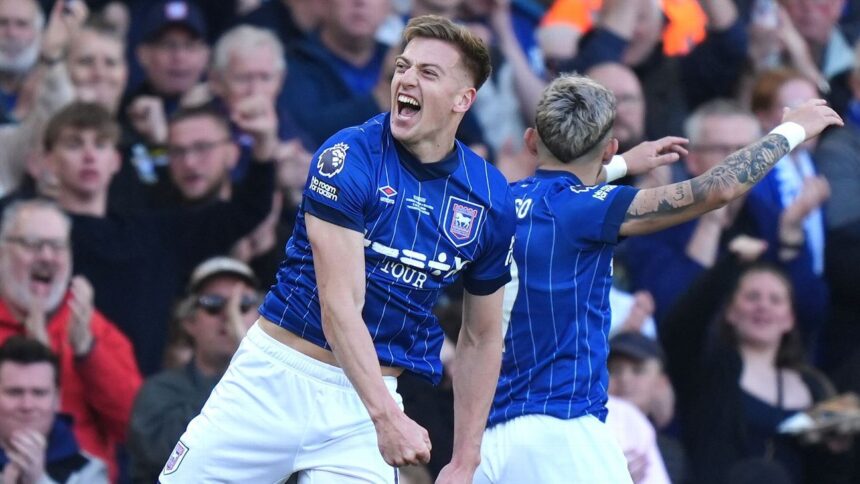 Chelsea defeats United: Liam Delap, close to Stamford Bridge for 30M