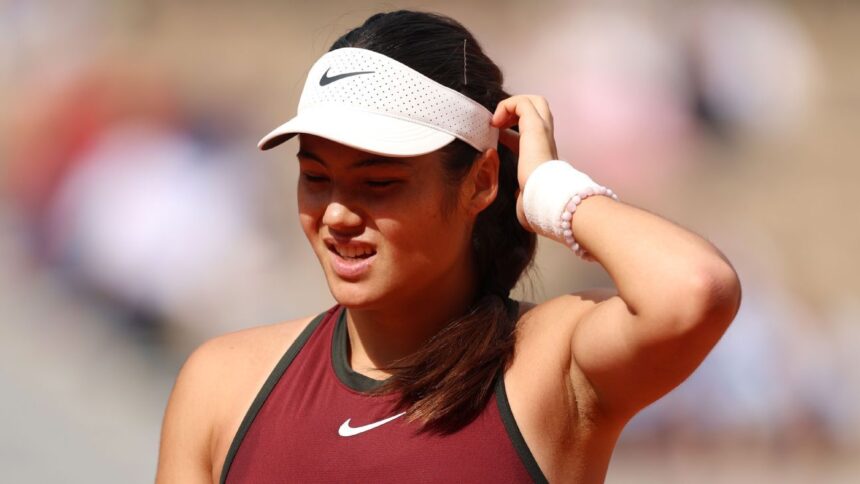 Raducanu "exposed" against Swiatek at Roland Garros: Analysis and reaction