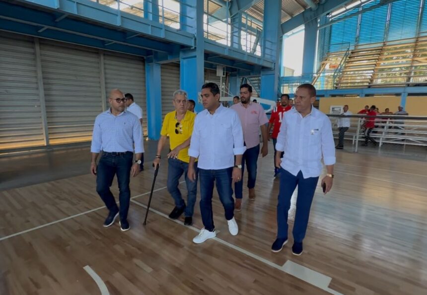 Kelvin Cruz Supervises Remodeling of the Multiuso Garibaldi Almonte in Cotuí