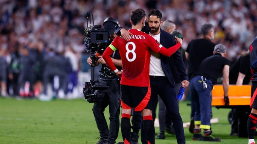 Amorim: Manchester United doesn't need to sell Fernandes for money.