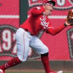 Reds activate Fraley, place Hays on injured list