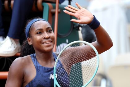 Gauff advances to the Roland Garros quarterfinals after defeating Alexandrova