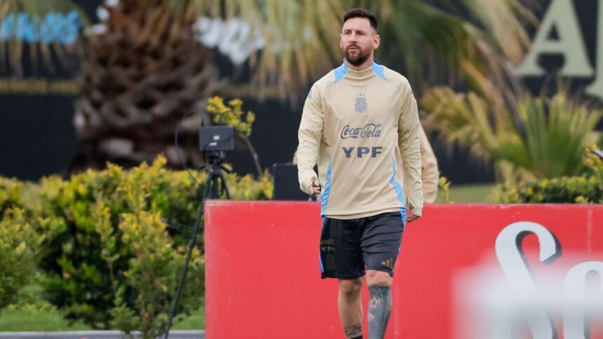 Messi returns to Argentina after injury: Faces Chile and Colombia