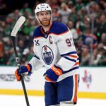 McDavid Favored for Playoff MVP: Will He Repeat with Oilers? Conn Smythe Analysis