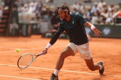 Musetti warned for hitting ball at line judge at Roland Garros
