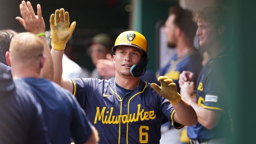 Brewers crush Reds: 12th straight series with home runs by Collins and Chourio