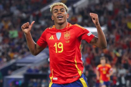 Yamal Shines: Brace and Ballon d'Or Candidacy with Spain against France