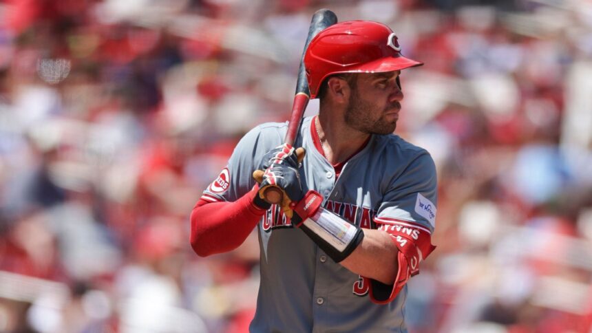 Athletics acquire Wynns; Brewers claim Avans in MLB moves