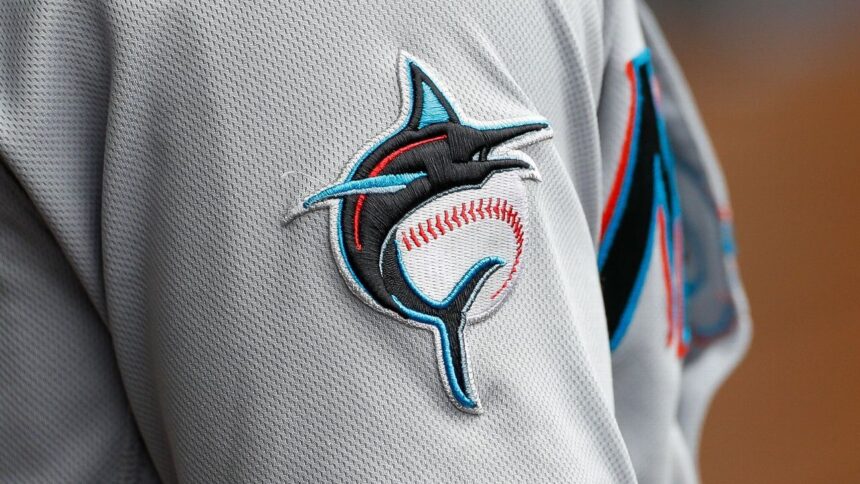 Marlins join restoration of Robinson and Miñoso mural in Miami