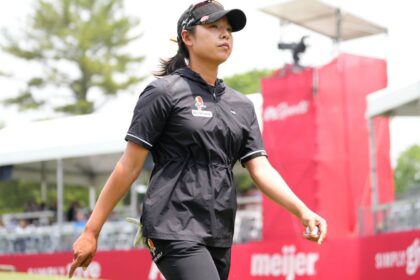Mi Hyang Lee leads Meijer LPGA with explosive streak; Kim lurks