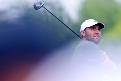 Scheffler Fights at U.S. Open: 71 Reveals World No. 1's Mental Battle