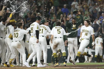 Kurtz New Hero: Jonrón in 9th Gives Victory to Athletics vs Astros