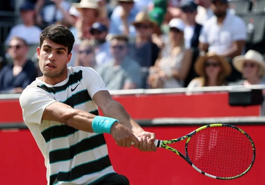 Alcaraz Debuts with Victory at Queen's: Showcases Grass Court Dominance