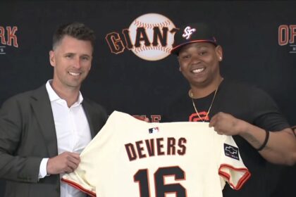 Devers debuts with the Giants: "I'll play where they need me", with Barry Bonds