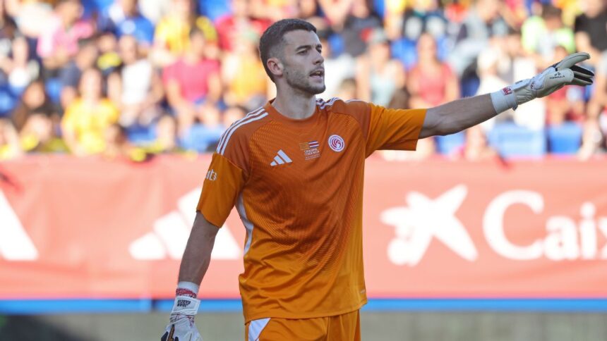 Barcelona signs Joan García: Goalkeeper arrives from Espanyol for €25M