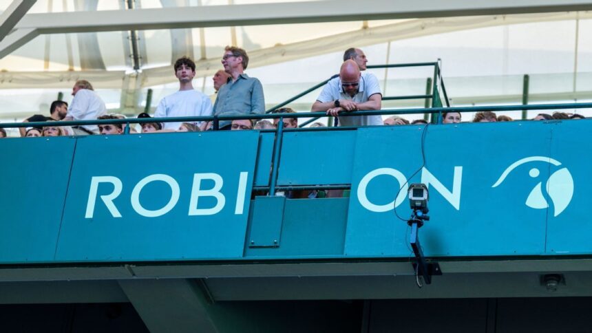 Zverev Assists Fan After Accident in Halle: Billboard Impact