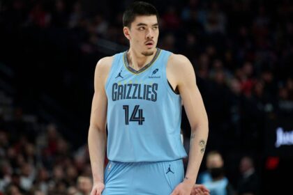 Zach Edey, of the Grizzlies, charged with reckless driving in Indiana