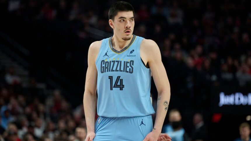 Zach Edey, of the Grizzlies, charged with reckless driving in Indiana